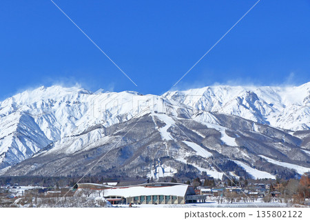 白馬村的冬天：八方尾根滑雪場和北阿爾卑斯山 135802122
