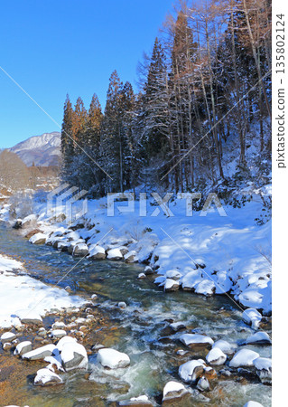 白馬村，姬川河的冬季 135802124