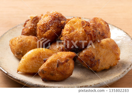 Fried garlic Fried garlic 135802283