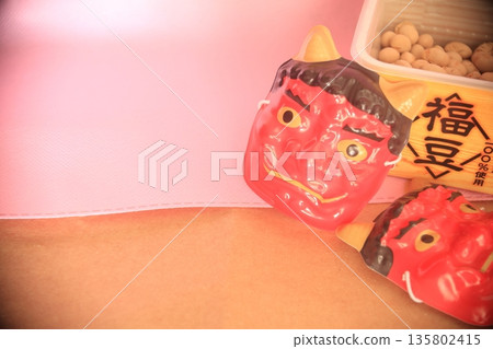 木盒裡的節分妖怪和豆子 135802415