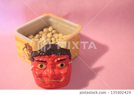 木盒裡的節分妖怪和豆子 135802429