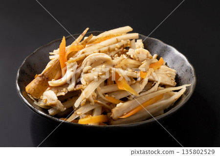 雞柳炒牛蒡根 135802529