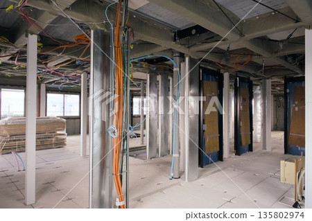 建築工地內部景象 135802974