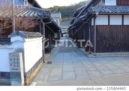 志和久群島本島笠島傳統建築保存區（真條街） 135804465