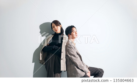 男女時裝模特兒拍攝場景 男女時裝模特兒拍攝場景 135804663