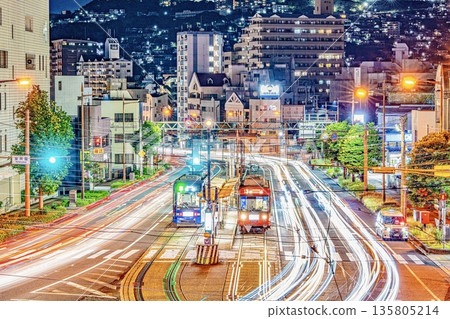 螢火茶屋的傍晚景色 135805214