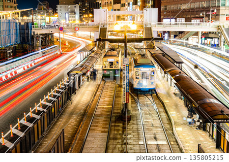 電車夜景 135805215