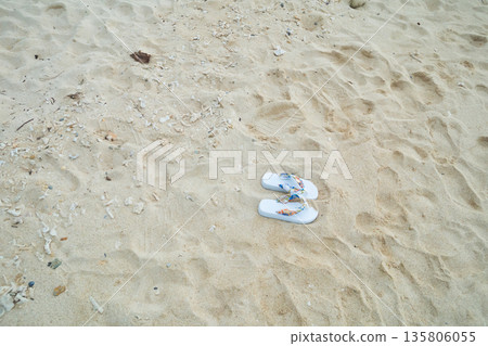 beach, beaches, beach sandal 135806055
