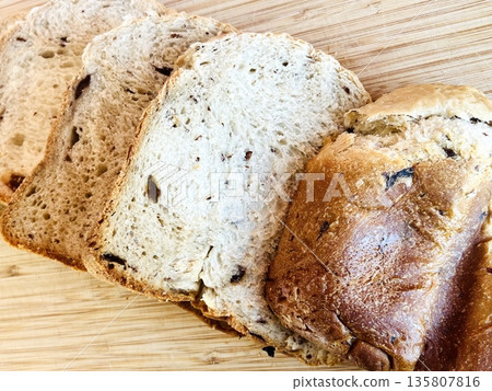 Raisin bread Raisin bread 135807816