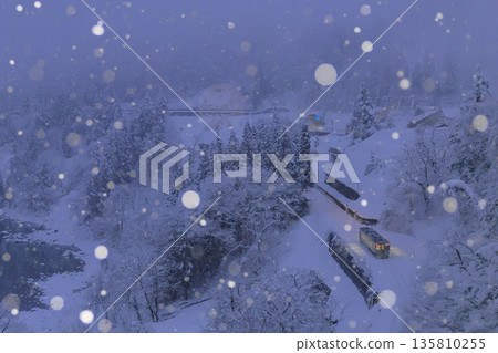 下雪的飯山線 135810255