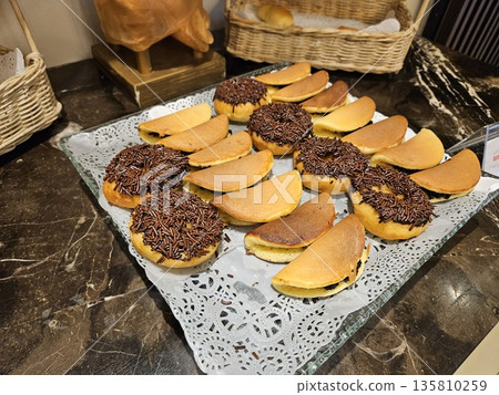 This is a group of doughnut This is a group of doughnut 135810259