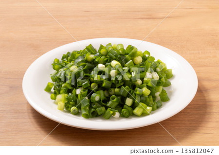 切碎的蔥 135812047