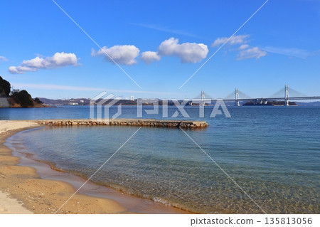 The view of the Seto Ohashi Bridge and Mt. Washuu from the main island of the Shiwaku Islands (Shinzaike Coast) The view of the Seto Ohashi Bridge and Mt. Washuu from the main island of the Shiwaku Islands (Shinzaike Coast) 135813056
