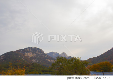This is a Korean autumn mountain landscape. This is a Korean autumn mountain landscape. 135813398