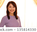 窗邊的女人 135814330