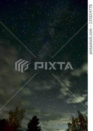 Starry sky and artificial satellite 135814776