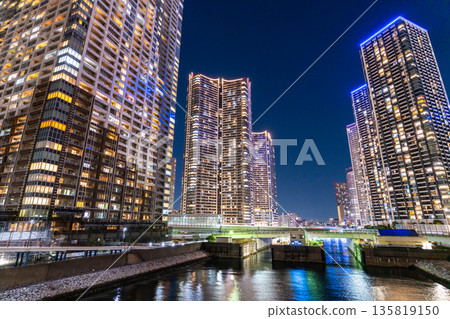 "Tokyo" Night view of Tokyo Bay Area Tower Mansion "Tokyo" Night view of Tokyo Bay Area Tower Mansion 135819150