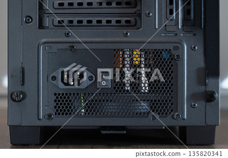 桌上型電腦後置技術 135820341