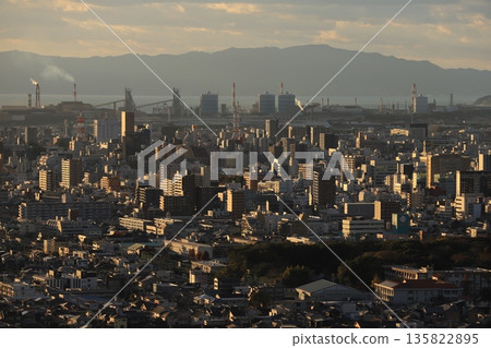 The streets seen from the mountains 135822895