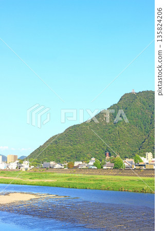Scenery of the Nagara River and Mount Kinka in Gifu City, Gifu Prefecture Scenery of the Nagara River and Mount Kinka in Gifu City, Gifu Prefecture 135824206