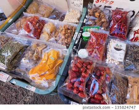 Chinese ingredients on display in Yokohama Chinatown, Kanagawa Prefecture 135824747