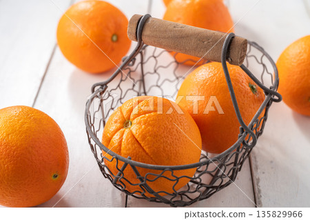 orange 135829966