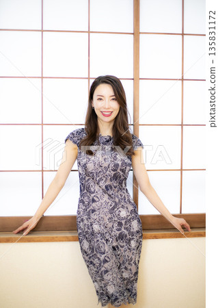 日式旅館和美女 135831172