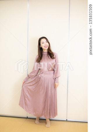 日式旅館和美女 日式旅館和美女 135831509