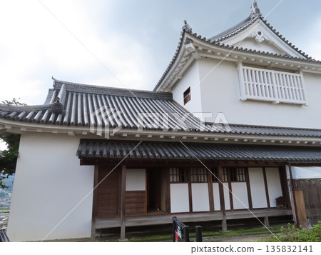 Tsuyama Castle, Kakuyama Park, Mimasaka Province. This castle is a national historic site in Tsuyama, Tomata County, and is also famous as a cherry blossom viewing spot. It was built by Mori Tadamasa. 135832141