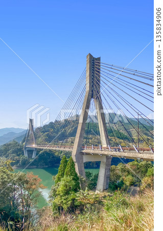 梅野歌玄華橋與齋木市的秋葉 梅野歌玄華橋與齋木市的秋葉 135834906