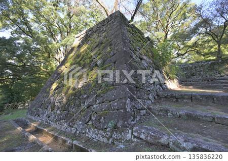Higo "Hitoyoshi Castle" - View of the enclosure and stone walls 135836220