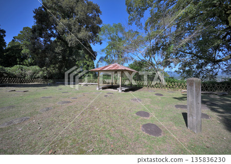 Higo "Hitoyoshi Castle" - View of the enclosure and stone walls Higo "Hitoyoshi Castle" - View of the enclosure and stone walls 135836230