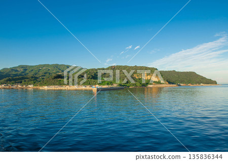 從口之津港和鬼池港之間的渡輪上看到的景色 從口之津港和鬼池港之間的渡輪上看到的景色 135836344