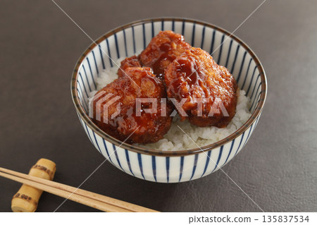 Homemade sauce katsudon (pork tenderloin) 135837534