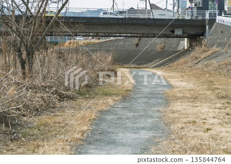 東京城市景觀：住宅區的步道 135844764