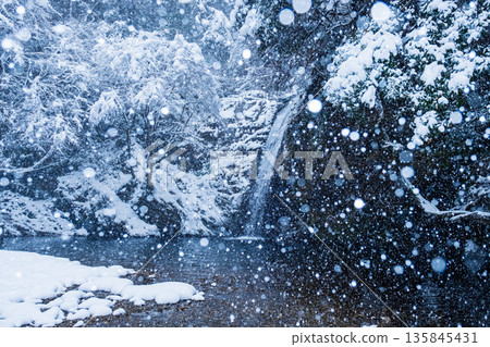 橫屋峽（冬季）：白瀧瀑布 135845431