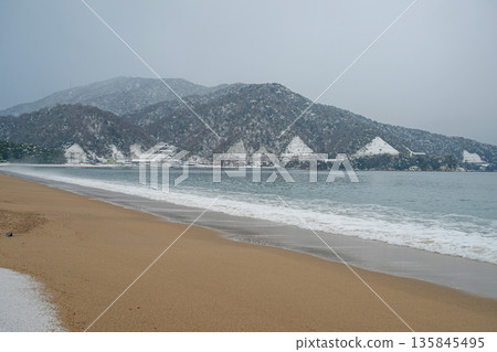 氣比之松原雪景 135845495