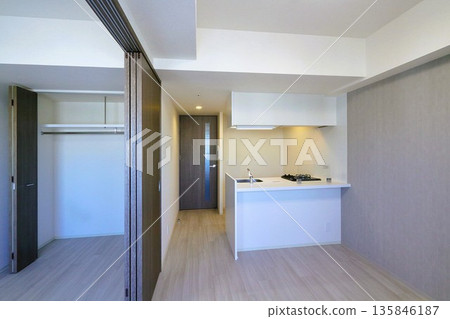 Mansion room 135846187