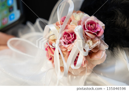 Bouquet image with white flowers Bouquet image with white flowers 135846596