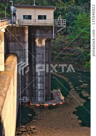 Tung view dam Tung view dam 135846922