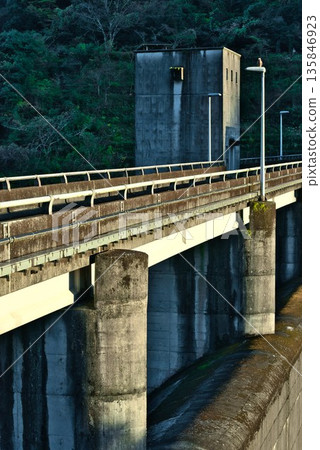 Tung view dam 135846923