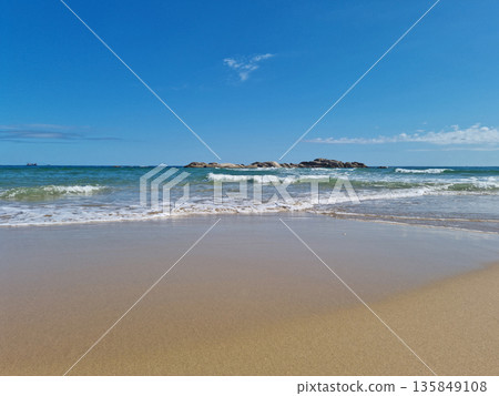 This is Sampo Beach in Gangwon-do, South Korea. 135849108