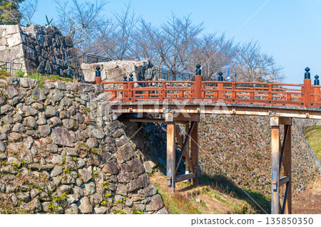A view of Yamatokoriyama Castle's Gokurakubashi castle tower and the remains of Shirasawa Gate 135850350