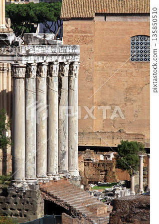 Antique pillars 135850510