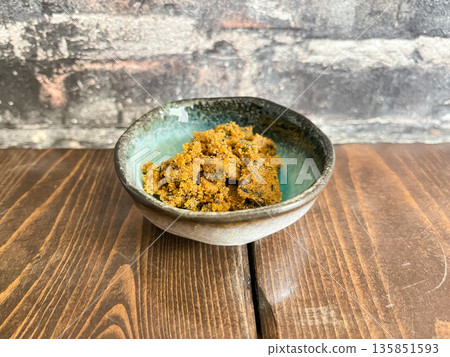 鹽漬乾鯔魚子和調味鯔魚子。 135851593