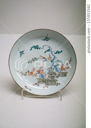 9695 五彩花鳥圖案盤 135853562