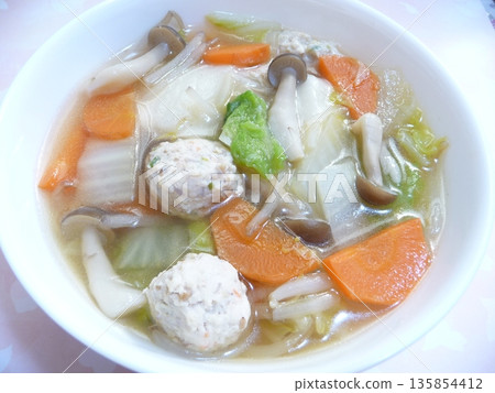 雞肉餃子湯佐年糕 135854412