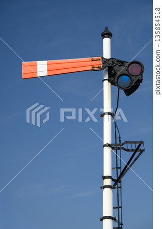 支架式交通信號機 135854518