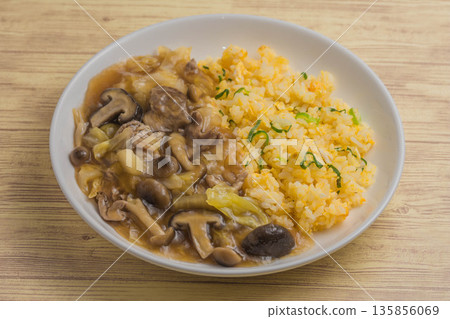 Mushroom fried rice with thickened sauce Mushroom fried rice with thickened sauce 135856069