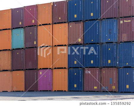 Stacked container Stacked container 135859292